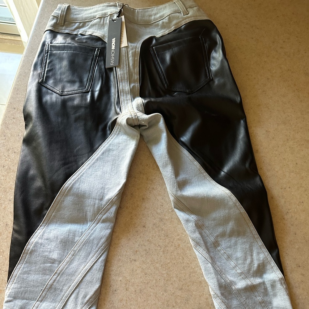 Fashion Nova Two-Tone Skinny Jeans in Black and Light Blue - Picture 7 of 7